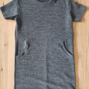 Everly Gray Short Sleeve Crew Neck Shift Dress with Pockets Sz. Small